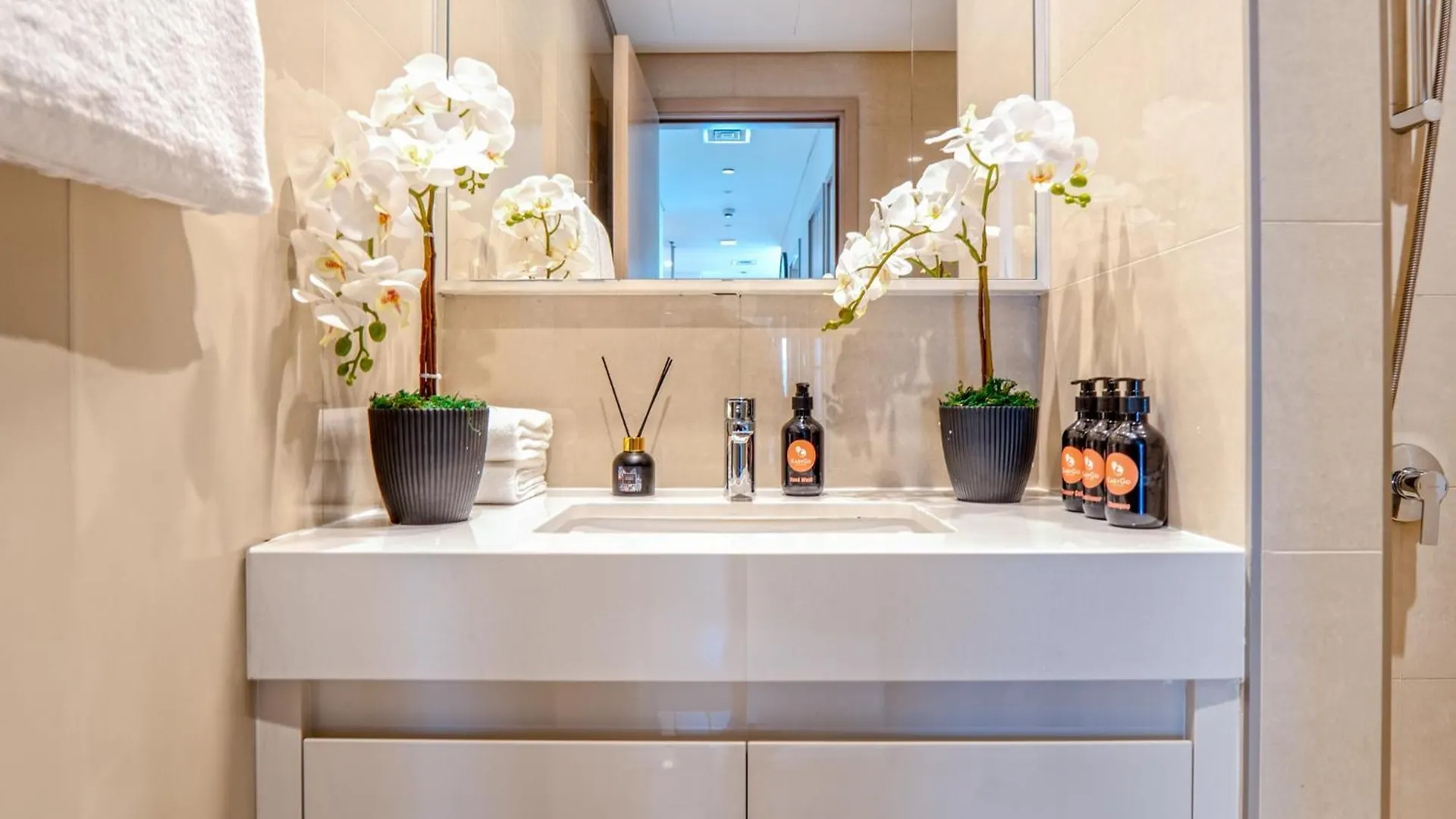 Easygo - 3Br & Maid With Full Burj Khalifa And Fountain View Burj Royale Dw Apartment Dubai 0*,  United Arab Emirates